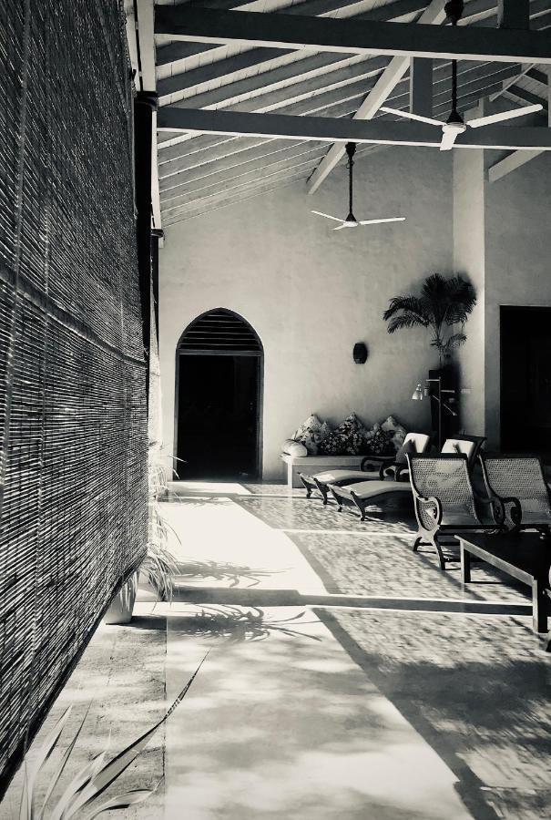 Khomba Beach House Alankuda Exterior photo