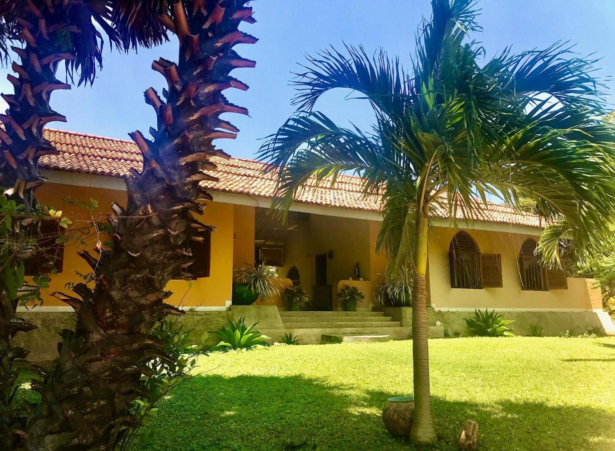 Khomba Beach House Alankuda Exterior photo
